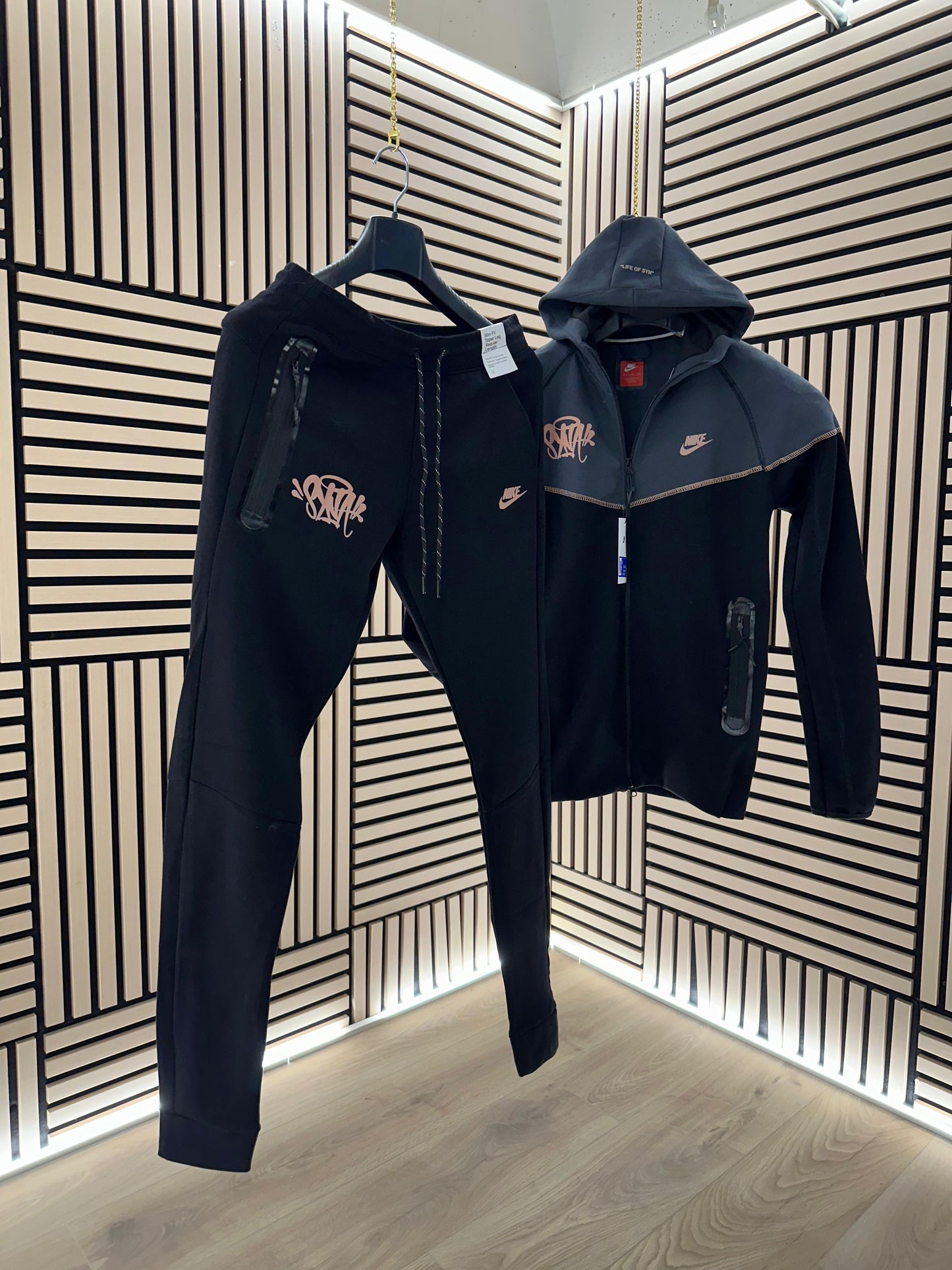 Nike tech x central cee x syna world (MÁXIMA CALIDAD)