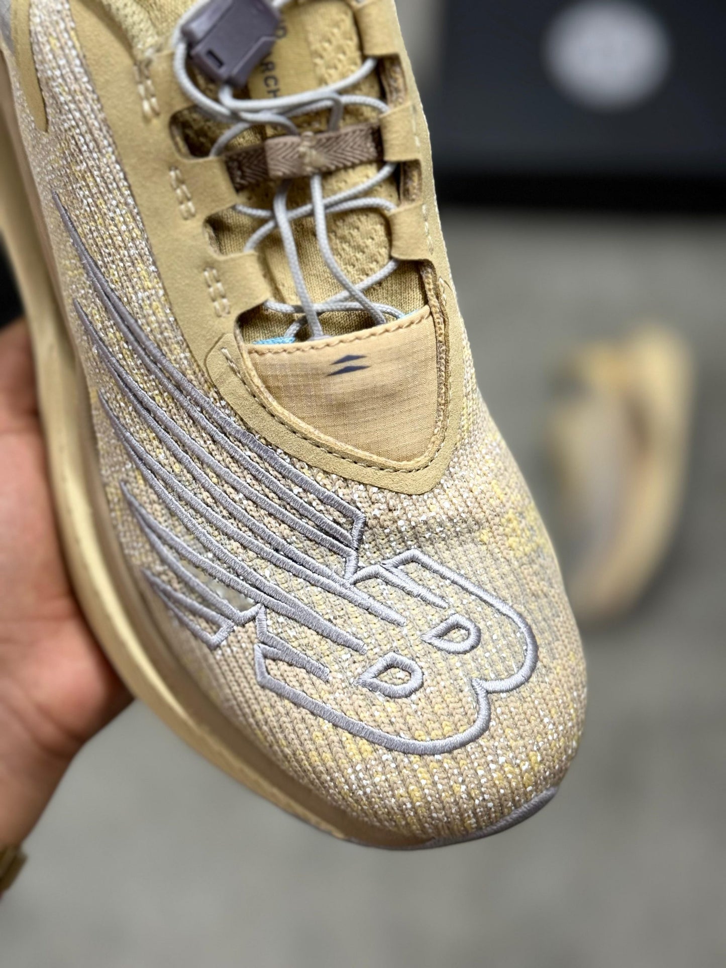 Stone island  dorada máxima calidad