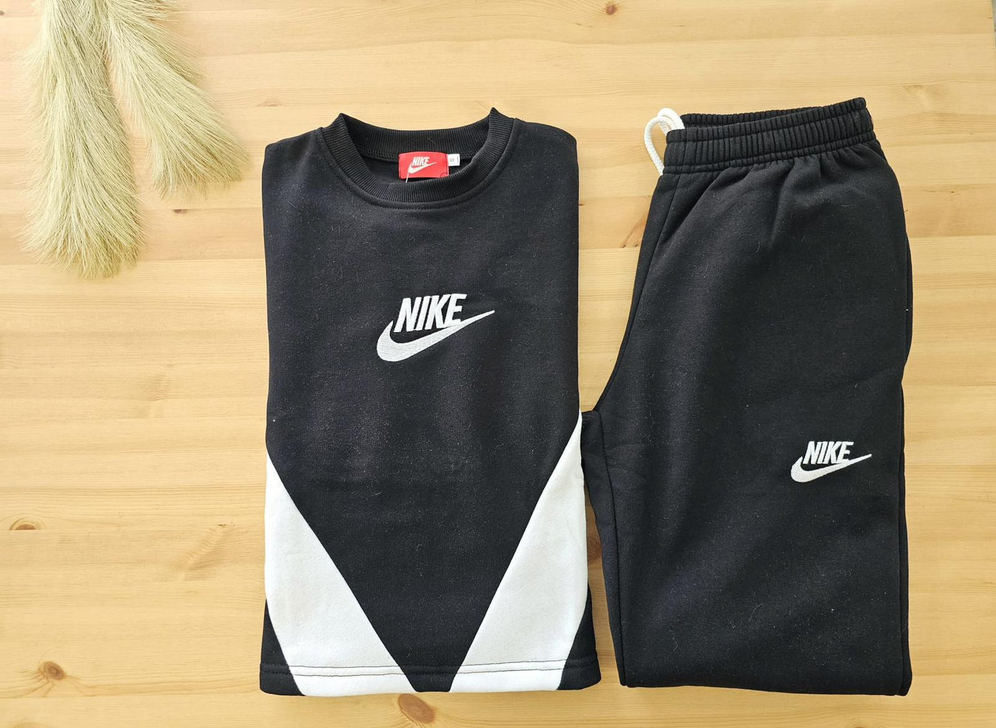 Conjunto Nike mujer negro