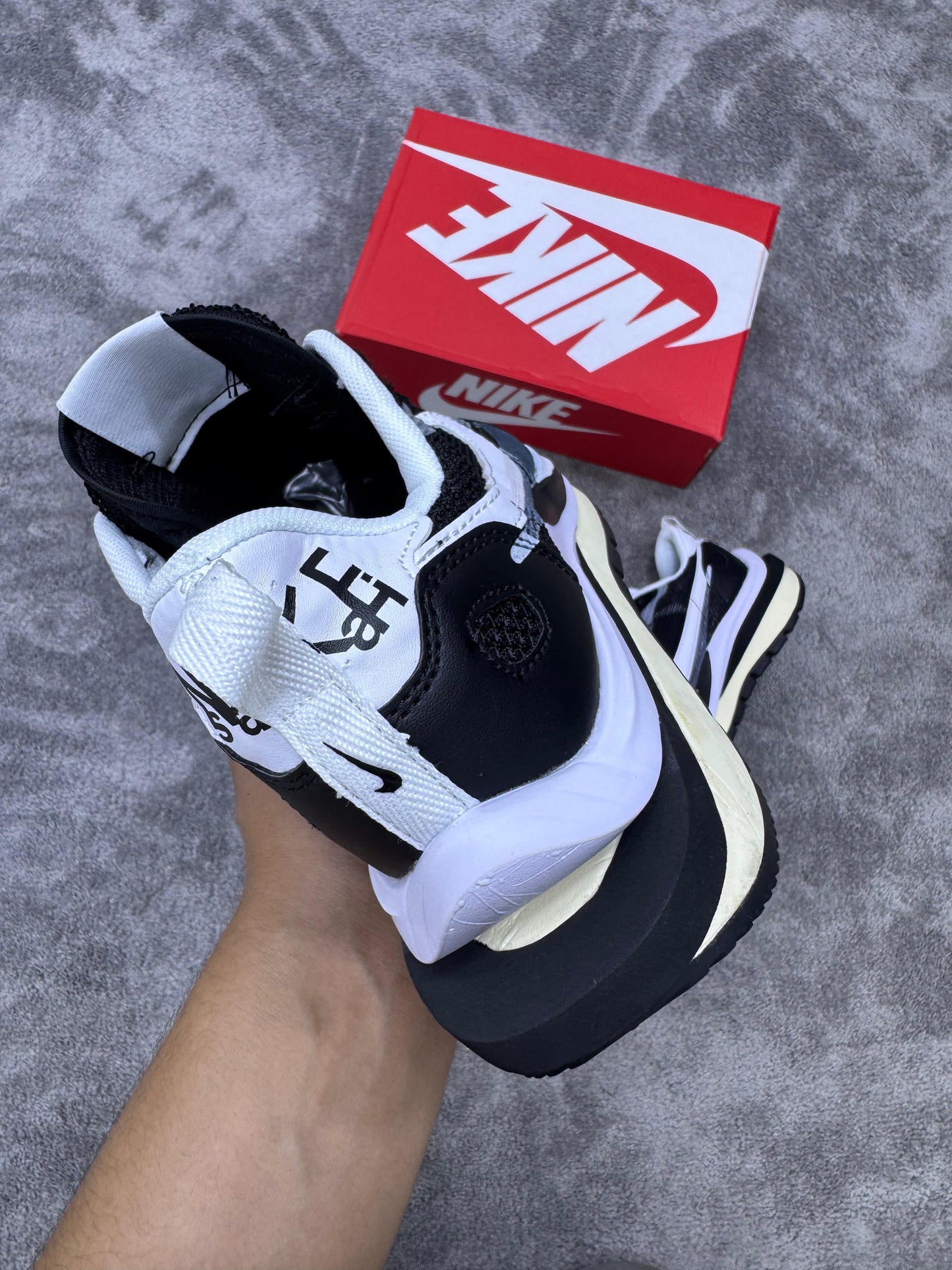 Nike x scai vaporwaffle black white
(Edición limitada)