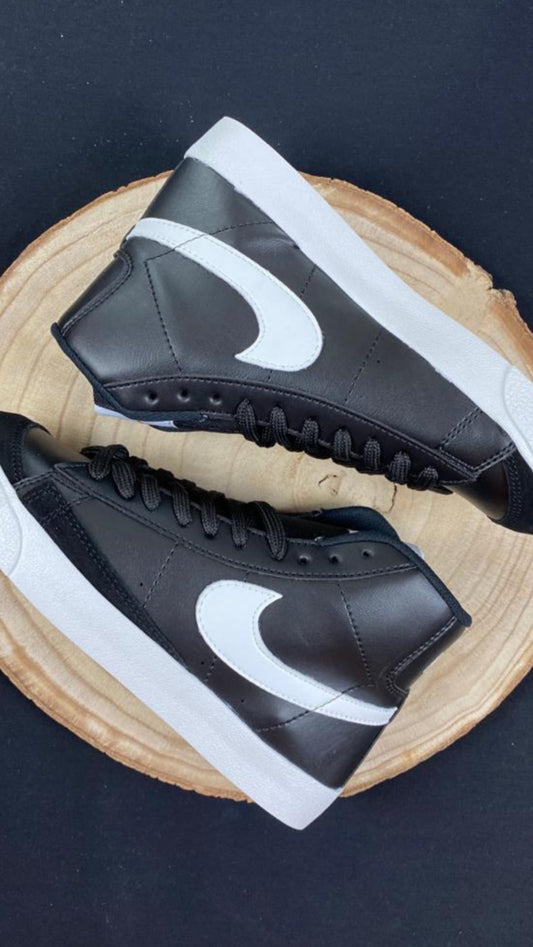 Nike Blazer negras