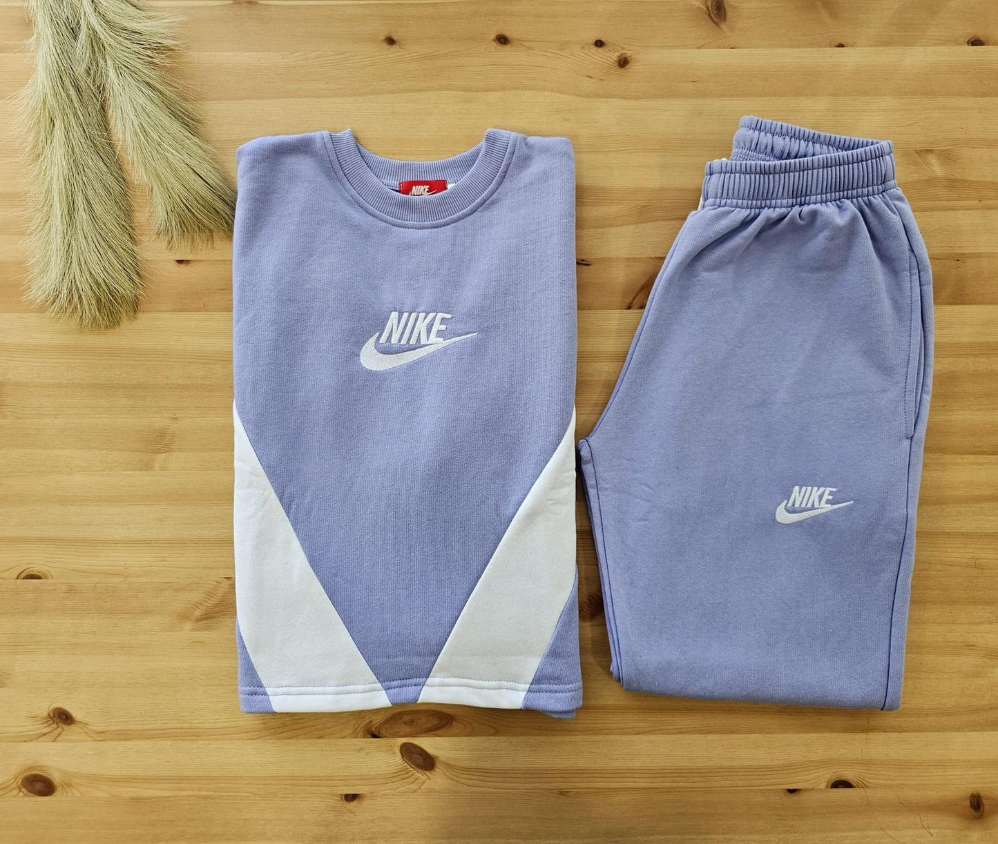 Conjunto Nike mujer morado
