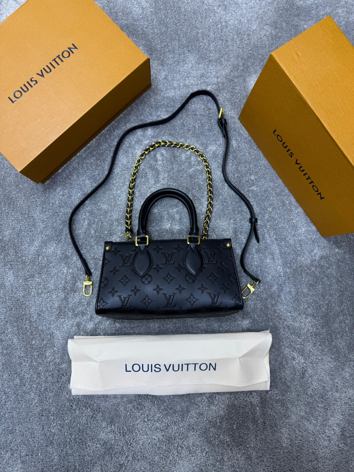 Nuevo bolso Louis Vuitton negro