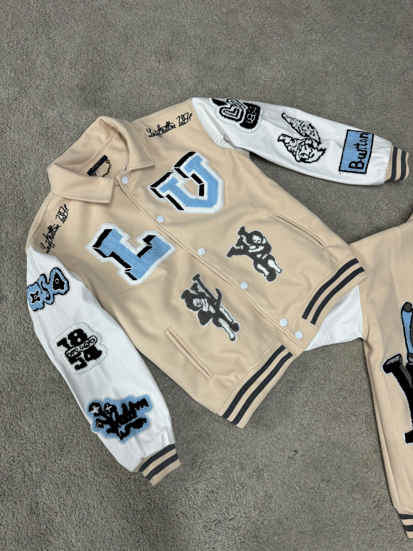 Chaquetas LOUIS VUITTON
Calidad *HOT GAME*