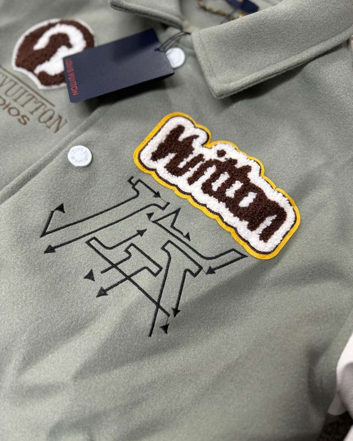 Chaquetas LOUIS VUITTON
Calidad *HOT GAME*