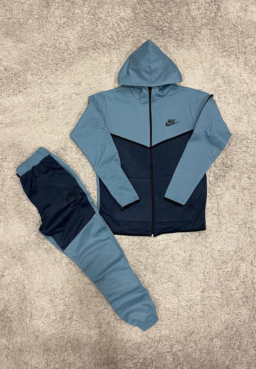 NIKE TECH FLEECE CIELO/AZUL MERINO