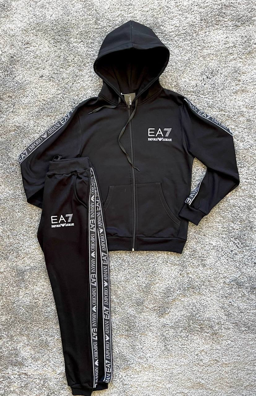 Chándal EA7 bordado negro