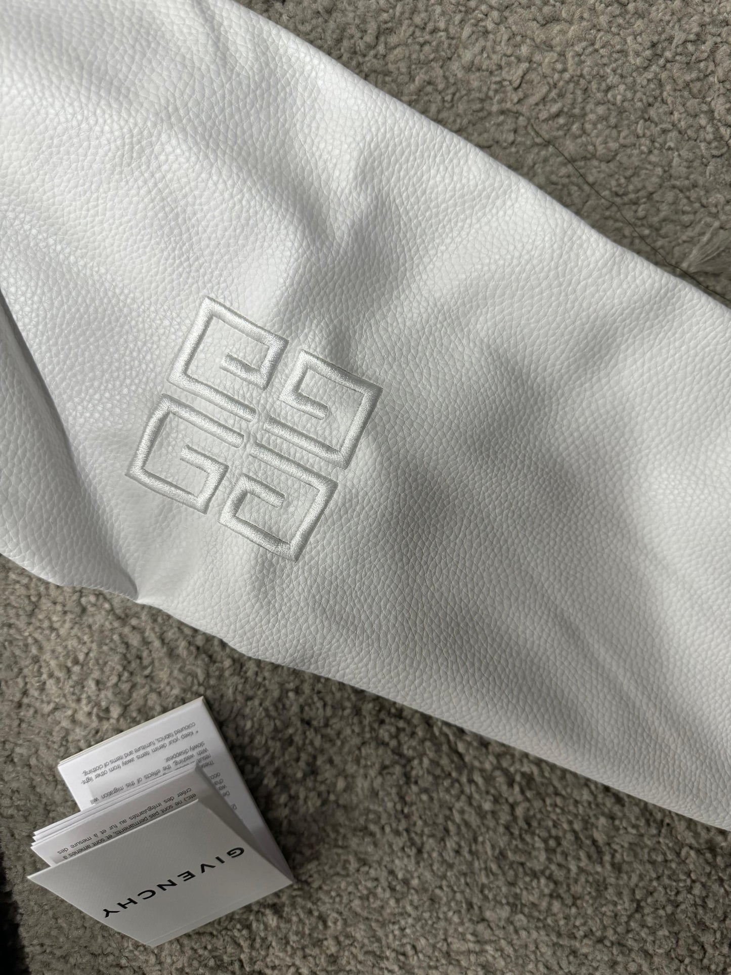 Chaquetas GIVENCHY
Calidad *HOT GAME*