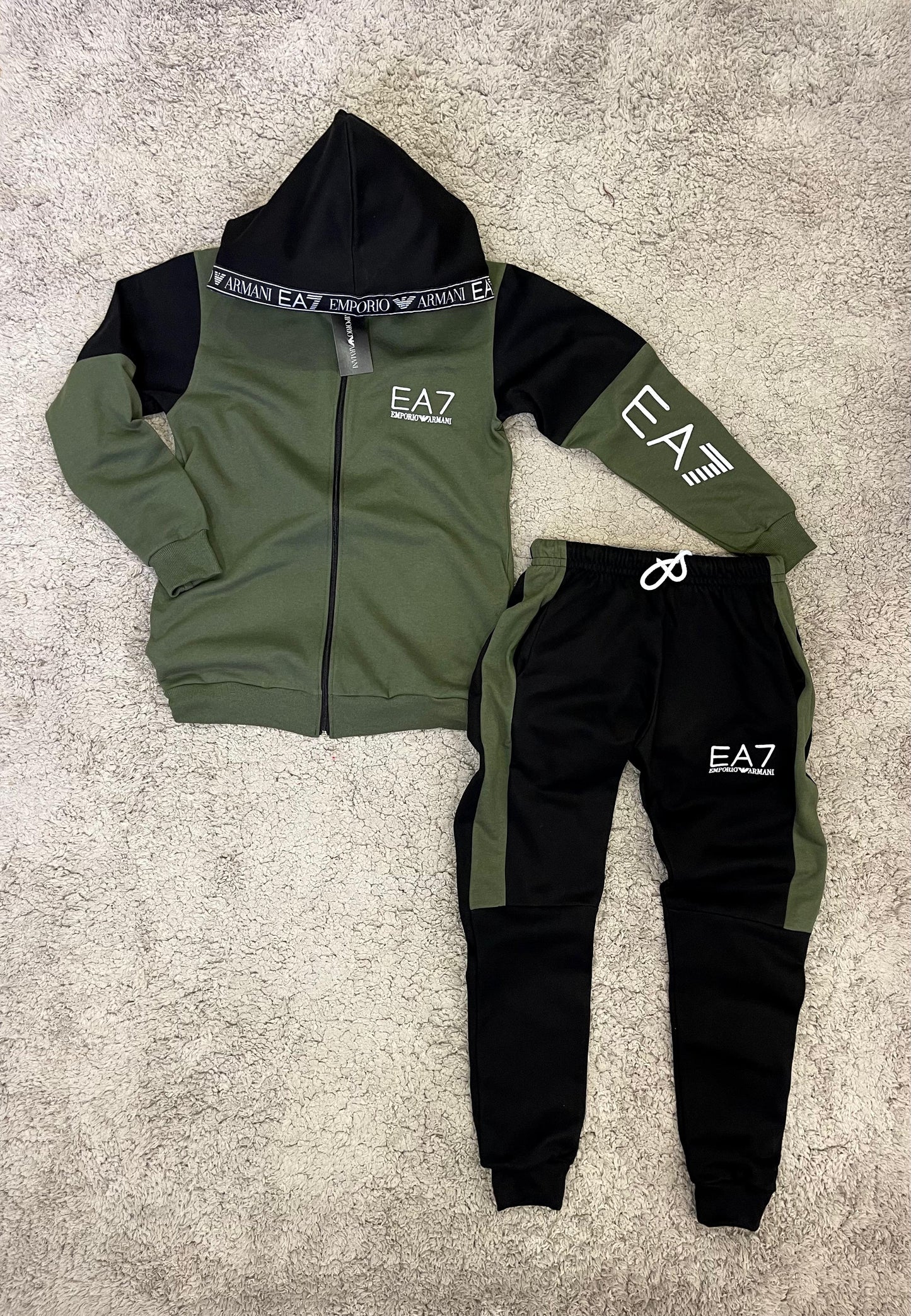 Nuevo Chándal EA7 armani verte militar