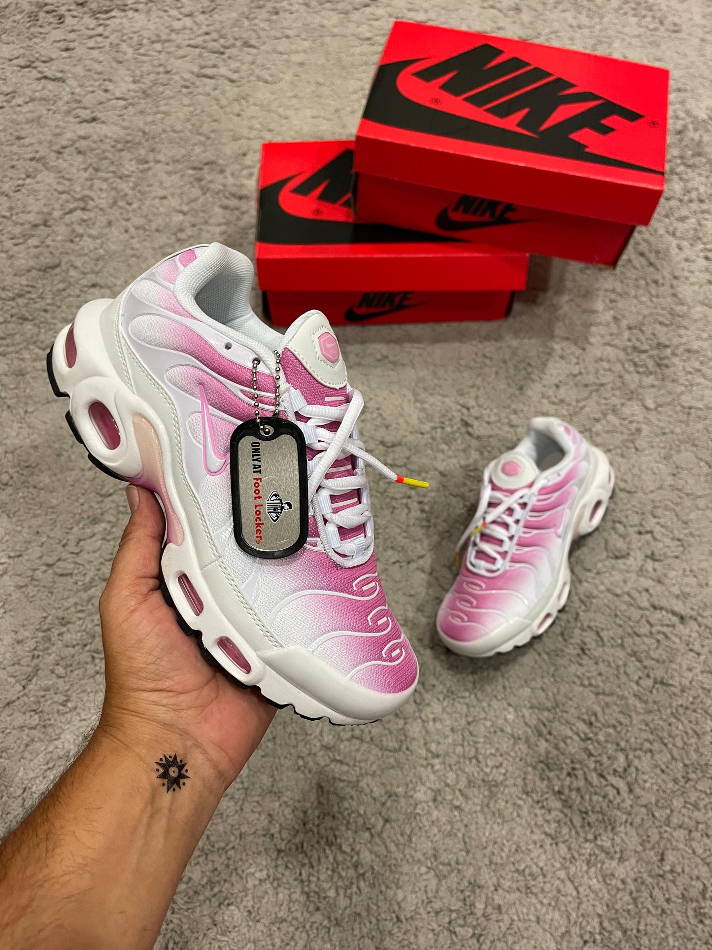 🌈*NIKE TN ROSA*
