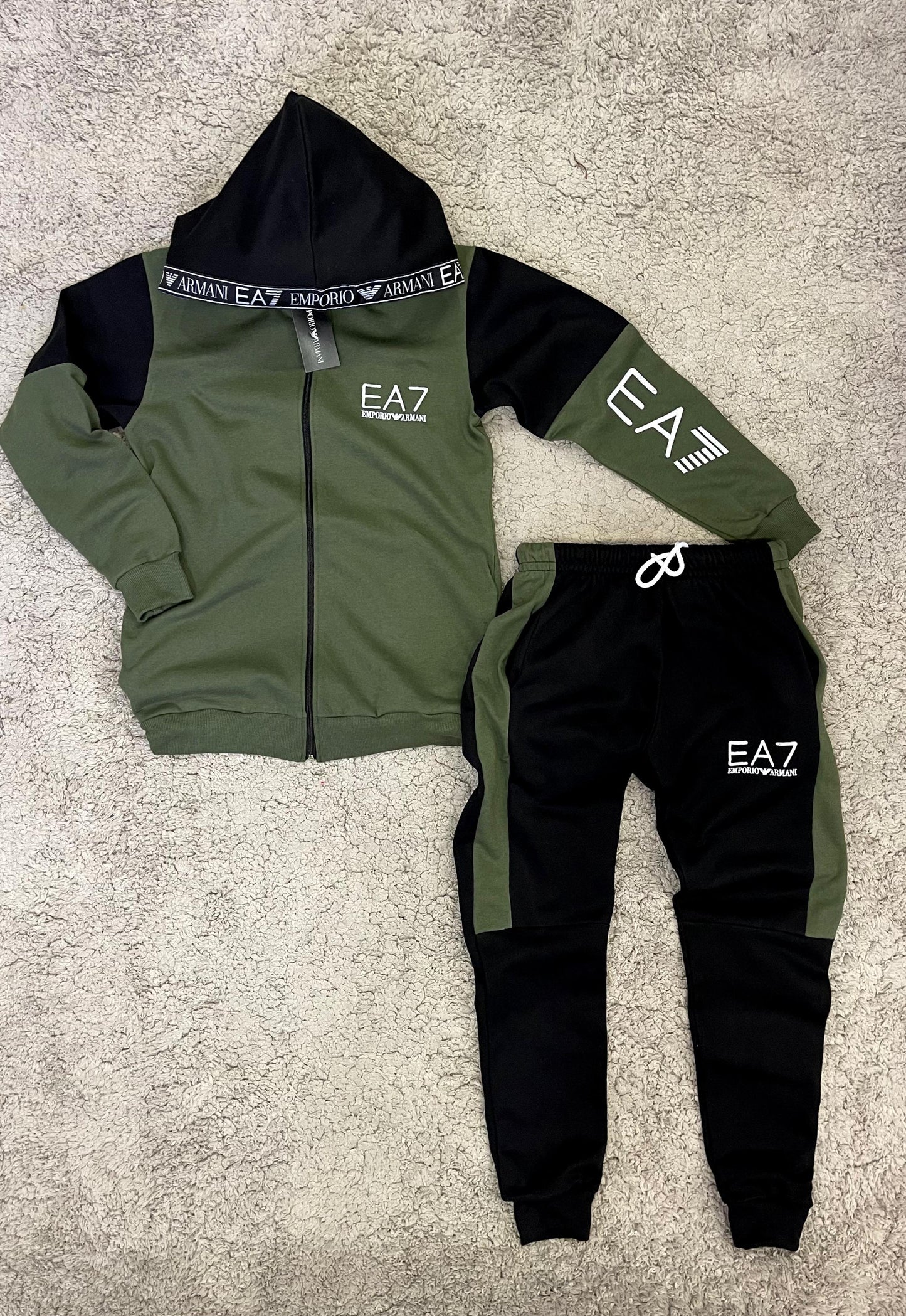 Nuevo Chándal EA7 armani verte militar