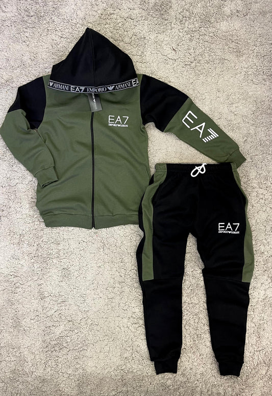 Nuevo Chándal EA7  armani verte militar