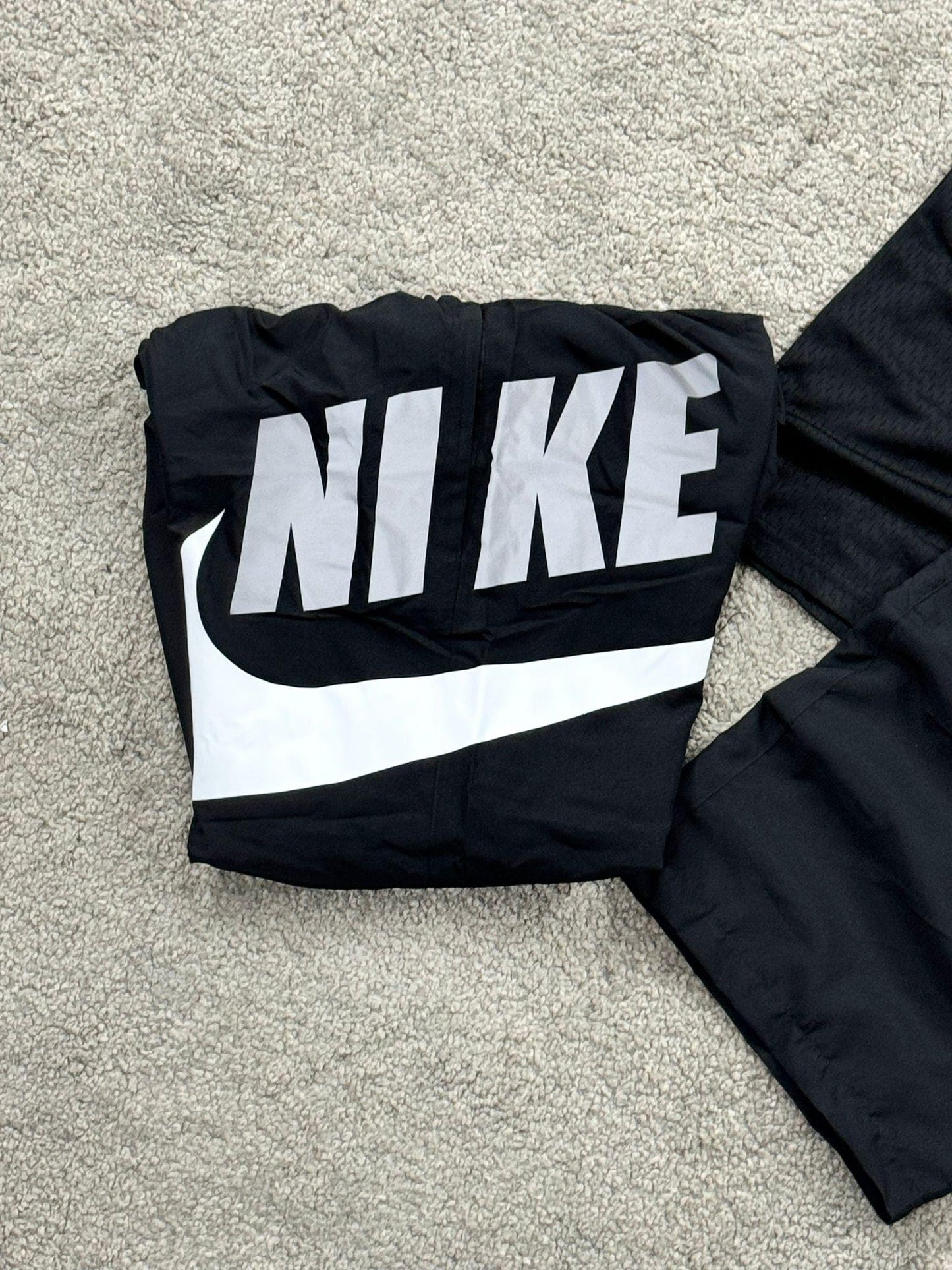 Conjunto verano nike reflectante G5