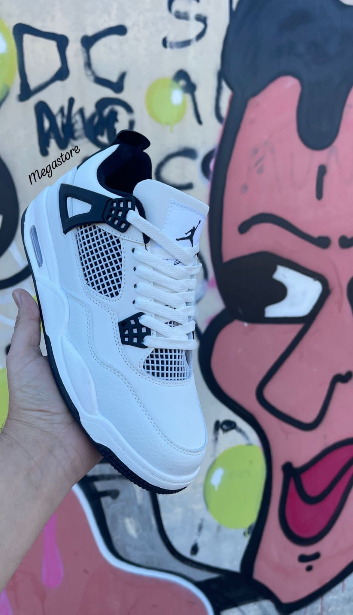 Jordan retro 4 blanco y negro