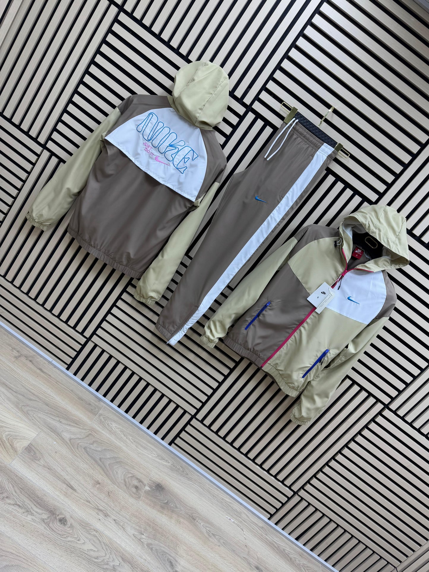 Nike Tech windrunner