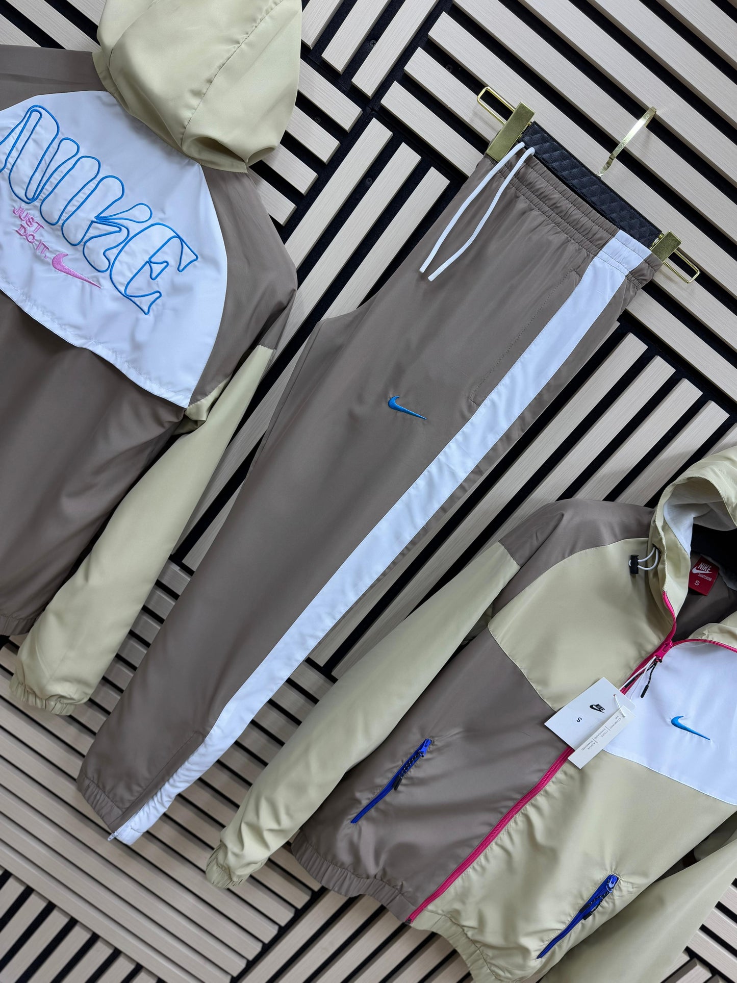 Nike Tech windrunner