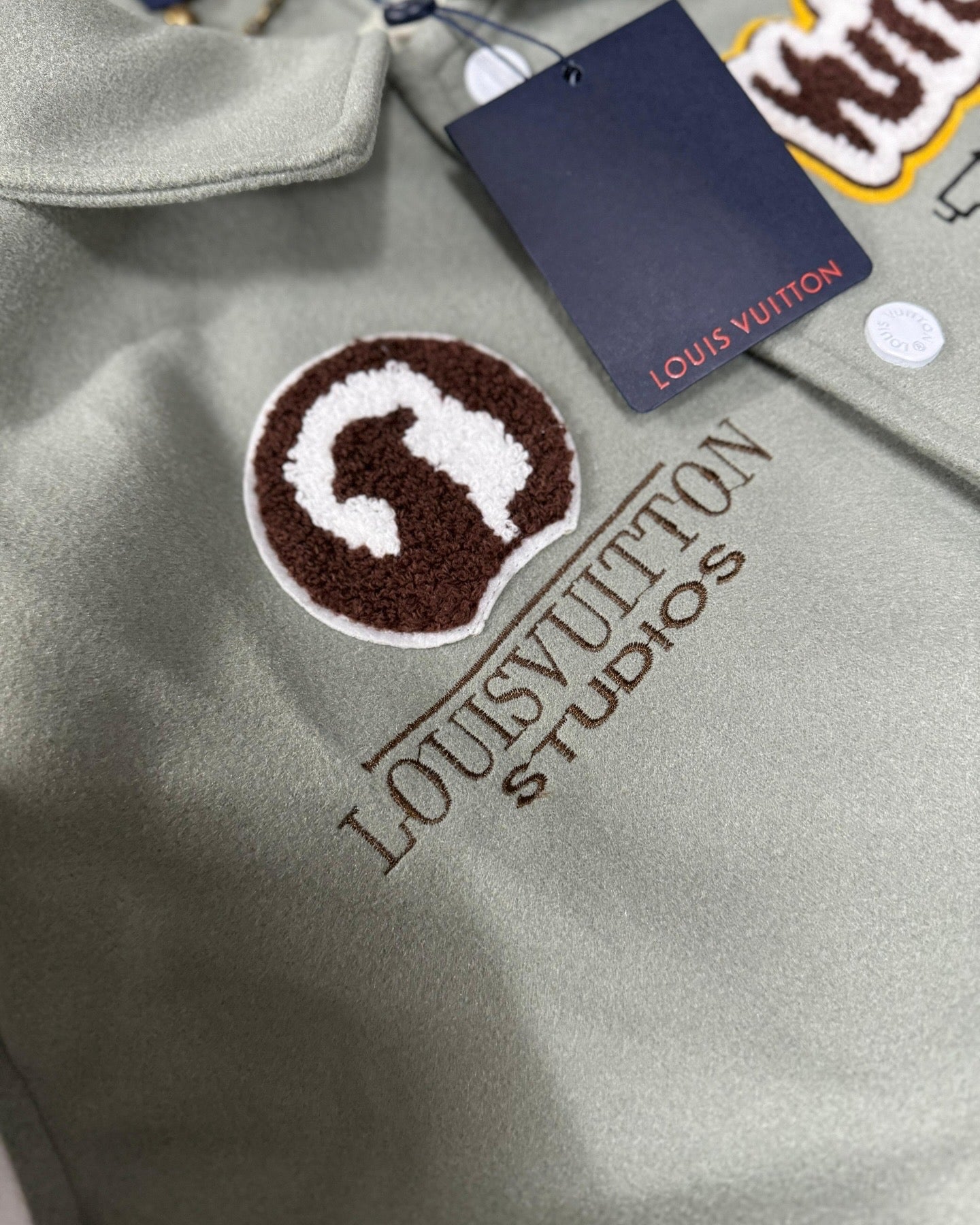 Chaquetas LOUIS VUITTON
Calidad *HOT GAME*