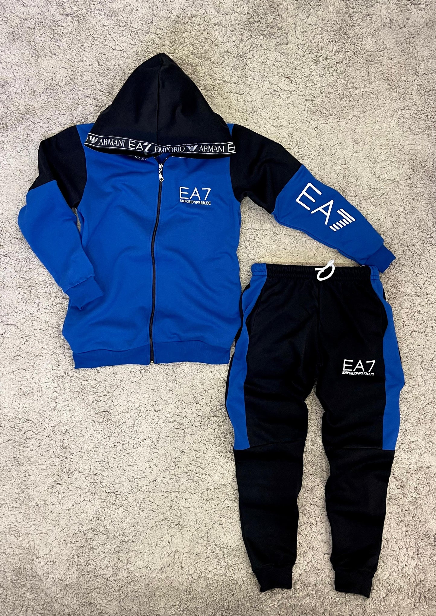 Nuevo Chándal EA7 armani azul negro