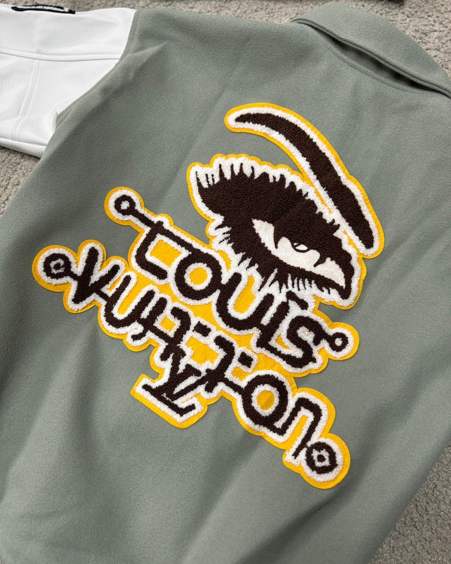 Chaquetas LOUIS VUITTON
Calidad *HOT GAME*