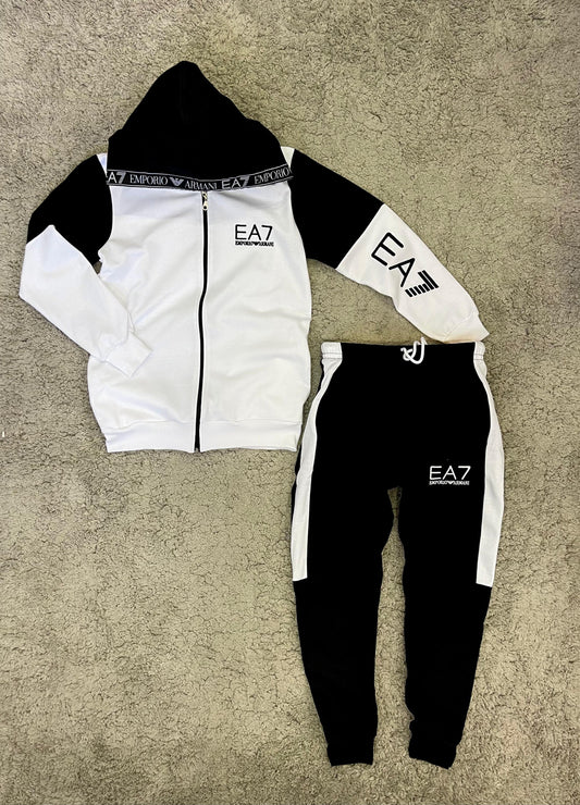 Nuevo Chándal EA7  armani negro blanco