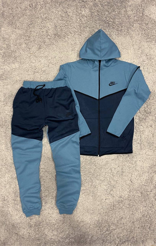 NIKE TECH FLEECE CIELO/AZUL MERINO