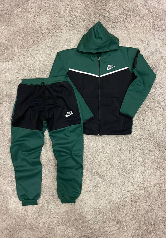 NIKE TECH FLEECE VERDE Y NEGRO