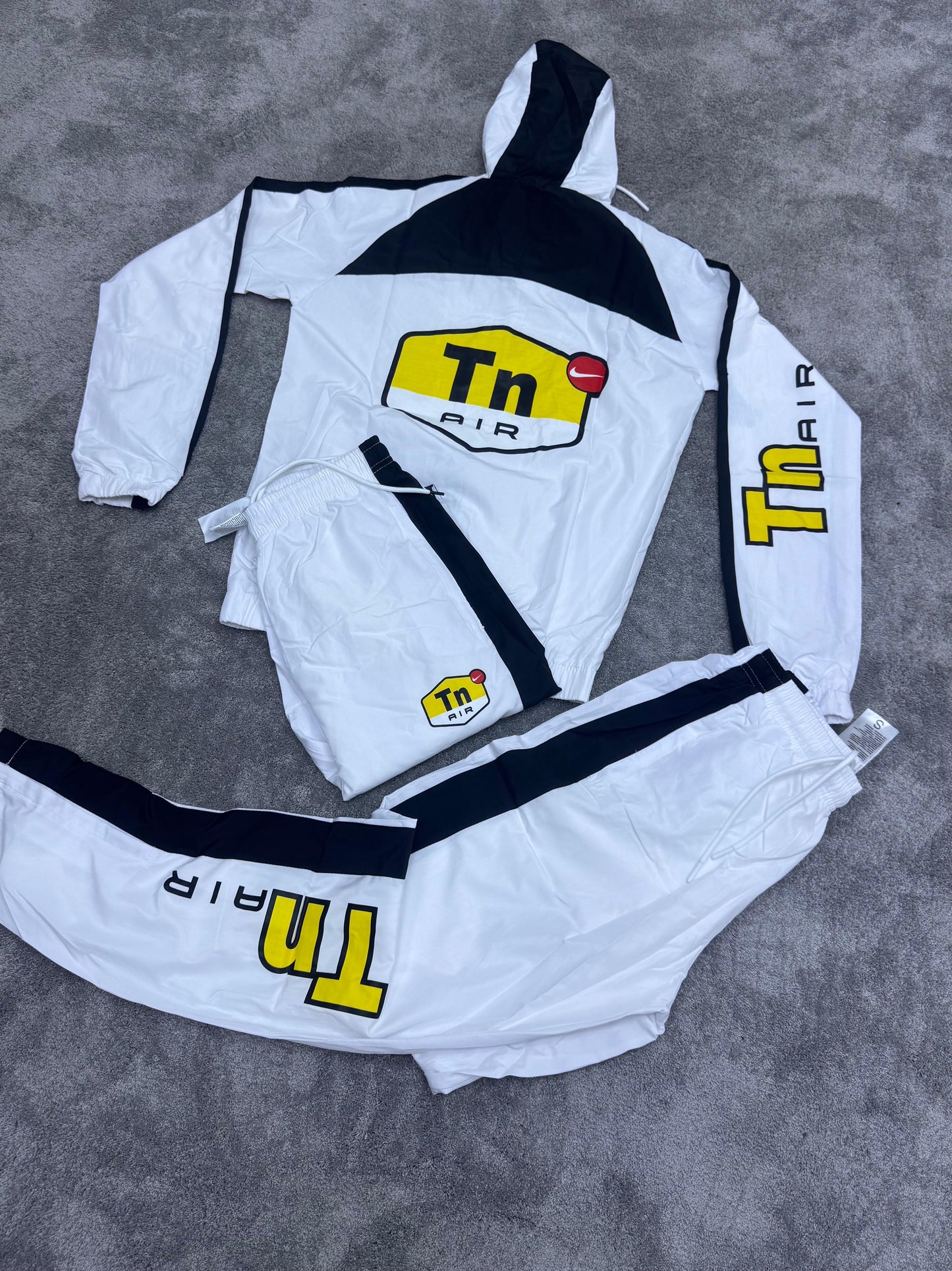 Nuevo modelo 
Chándal Nike TN