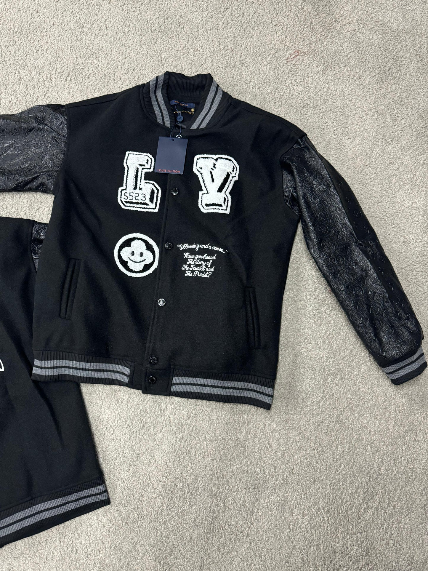 Chaquetas LOUIS VUITTON
Calidad *HOT GAME*