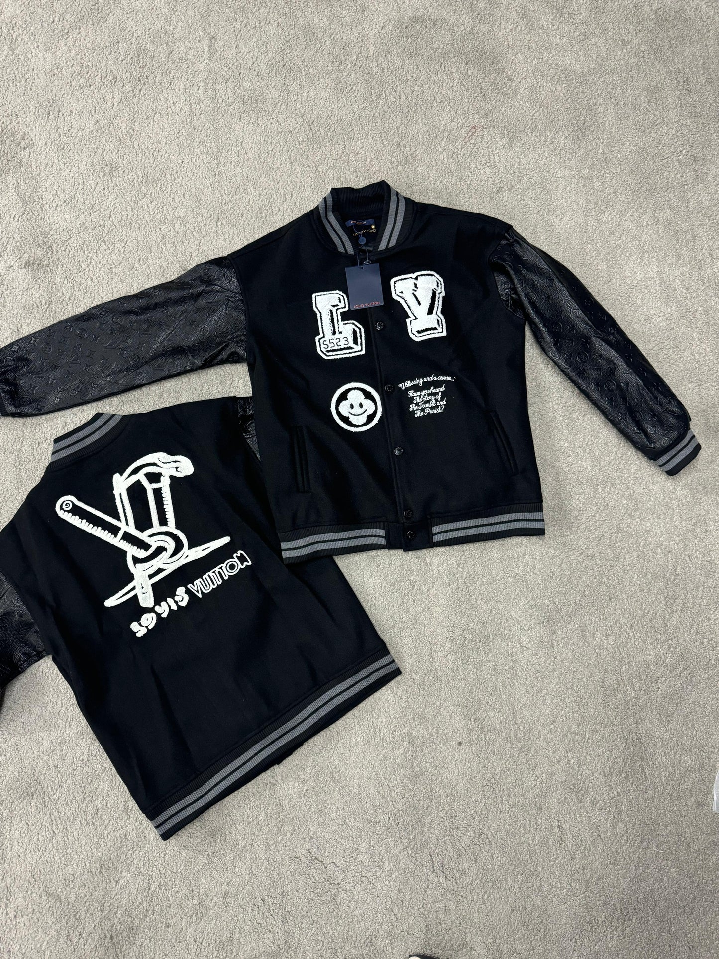 Chaquetas LOUIS VUITTON
Calidad *HOT GAME*