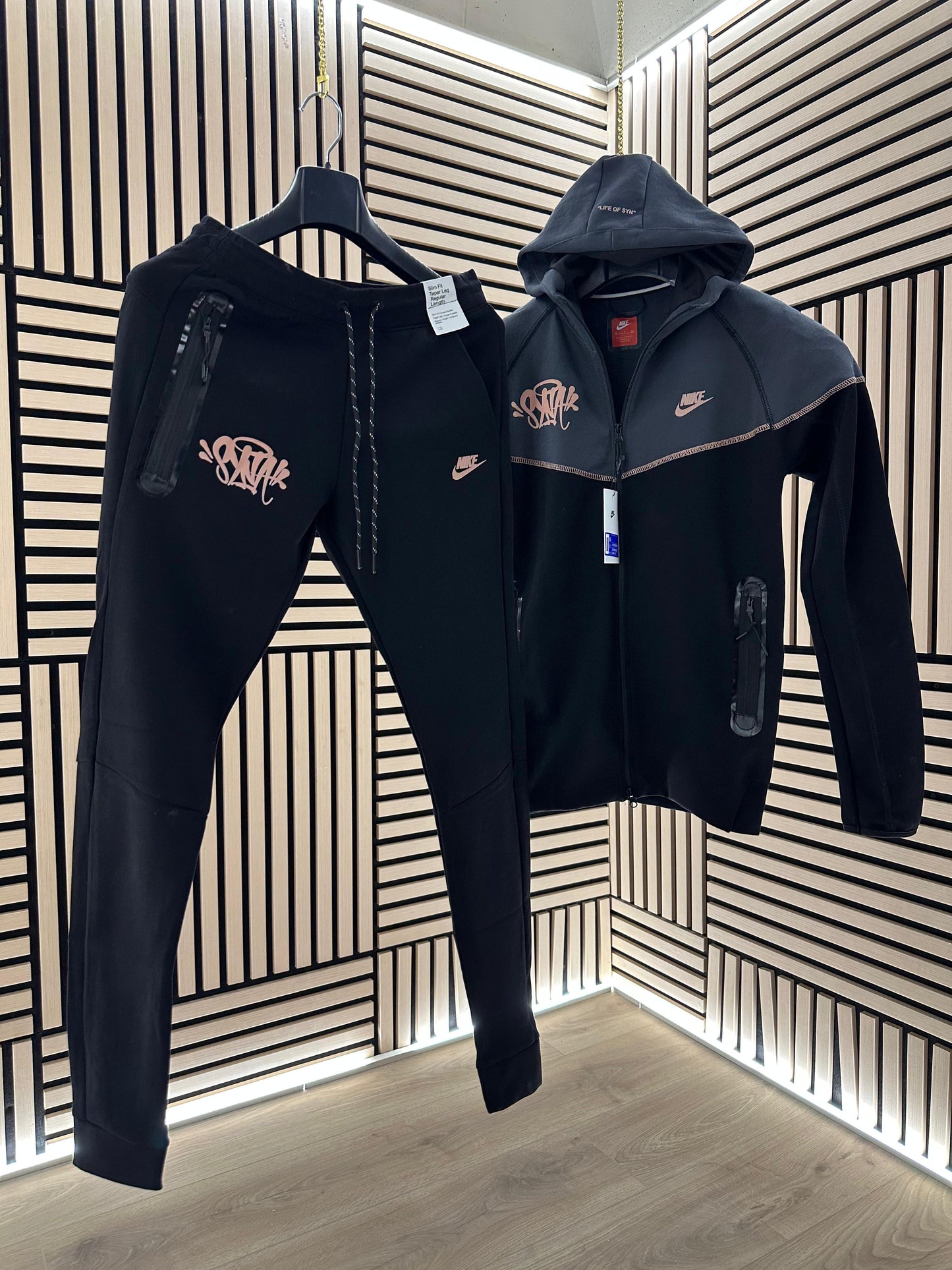 Nike tech x central cee x syna world (MÁXIMA CALIDAD)