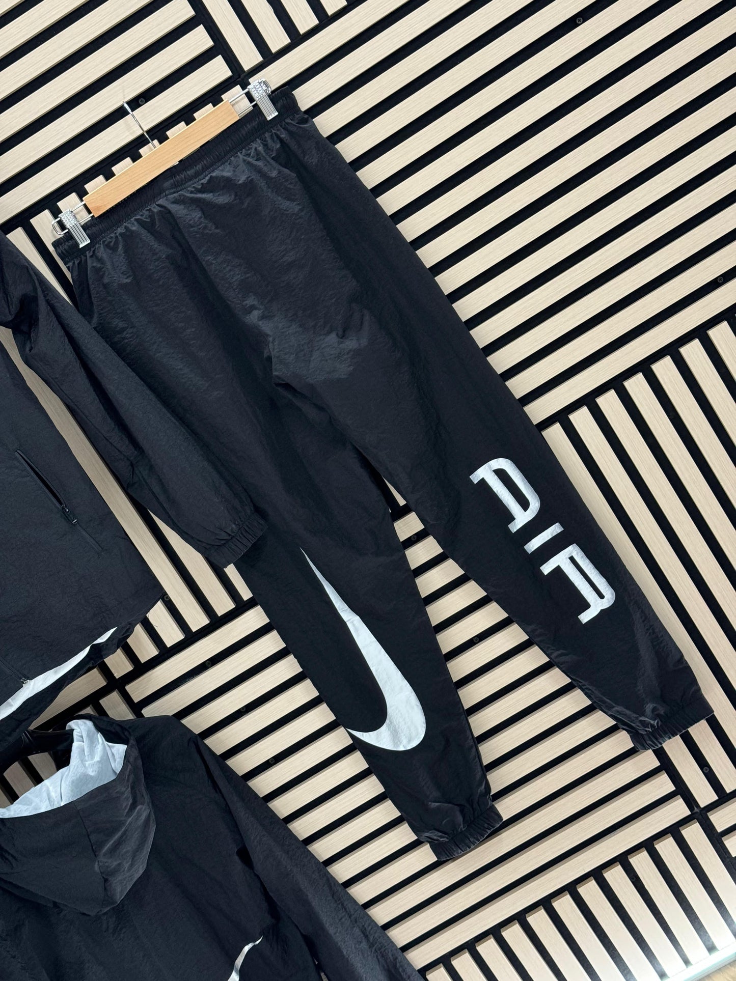 Chandal  Nike Air negro  nuevo