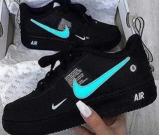 Nike Air Force 1 logo azul