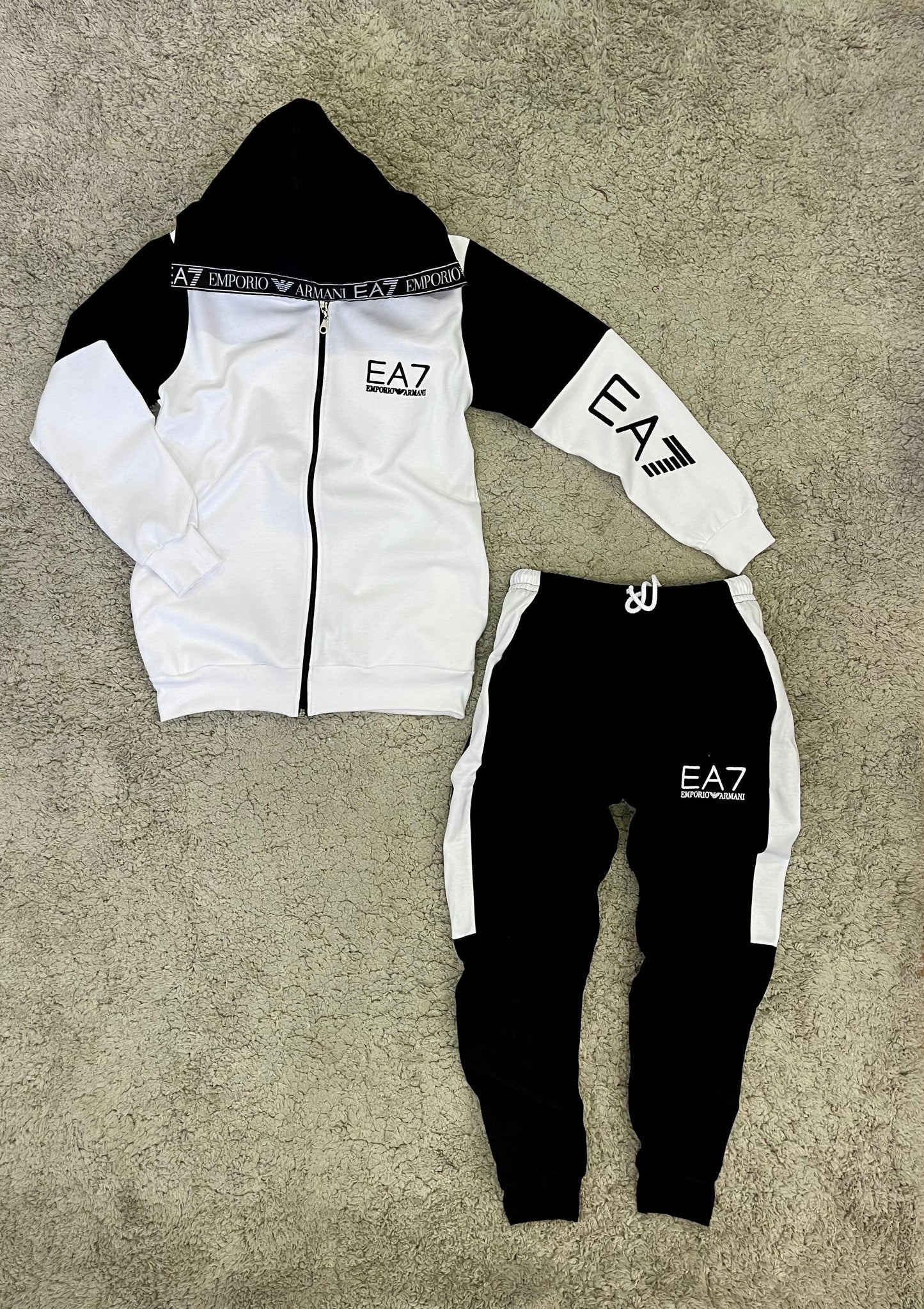 Nuevo Chándal EA7 armani negro blanco