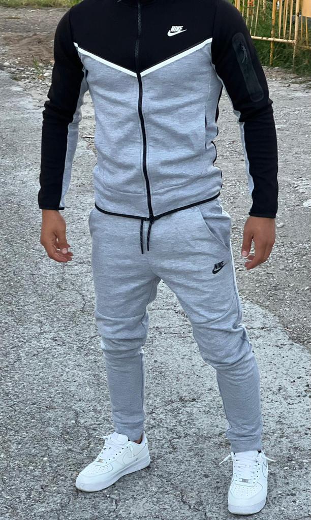 NIKE TECH GRIS/NEGRO