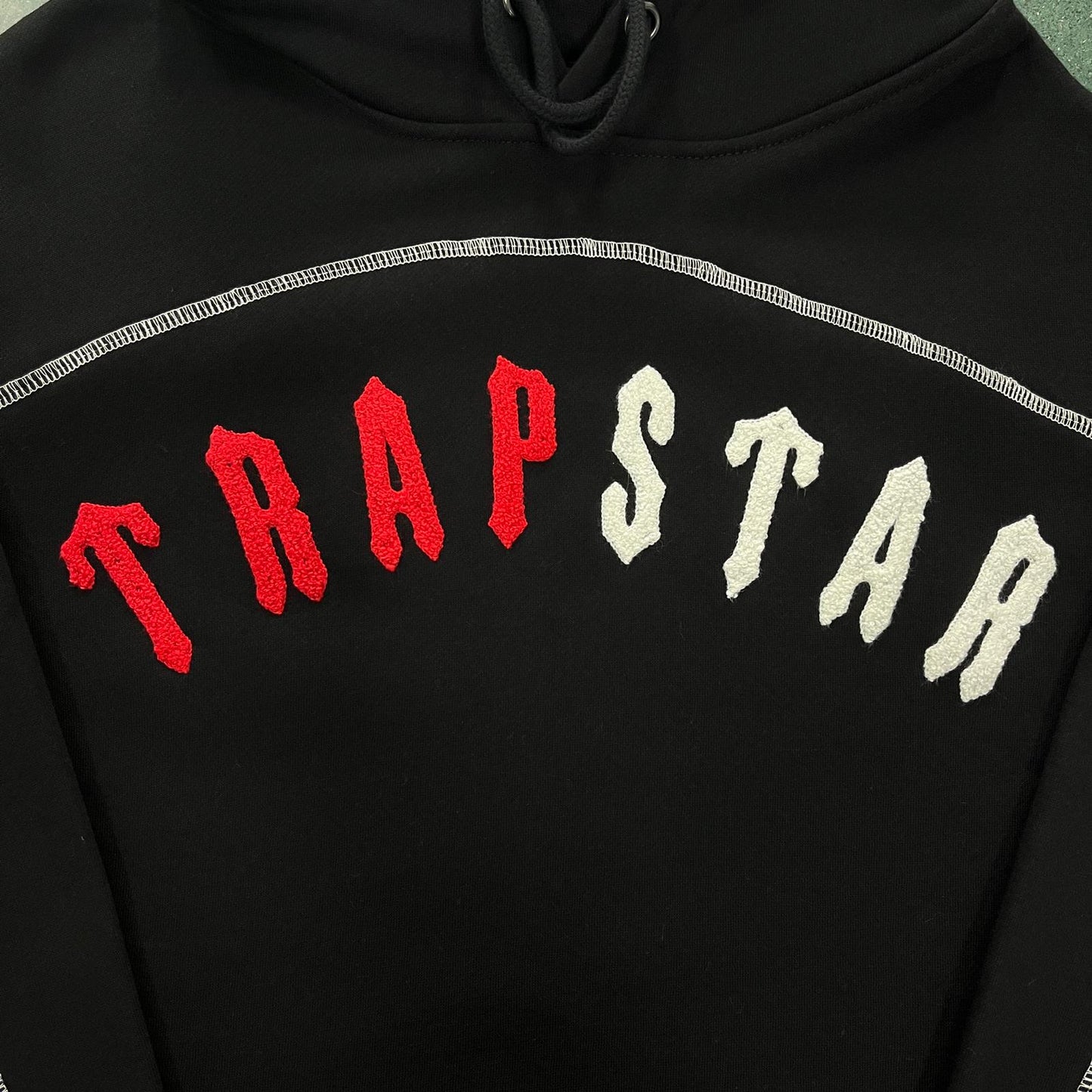 Trapstar bordado negro