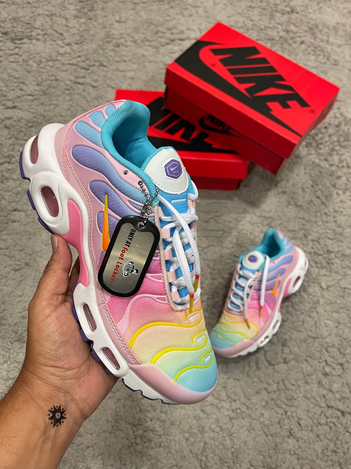 🌈*NIKE TN RAINBOW*🌈