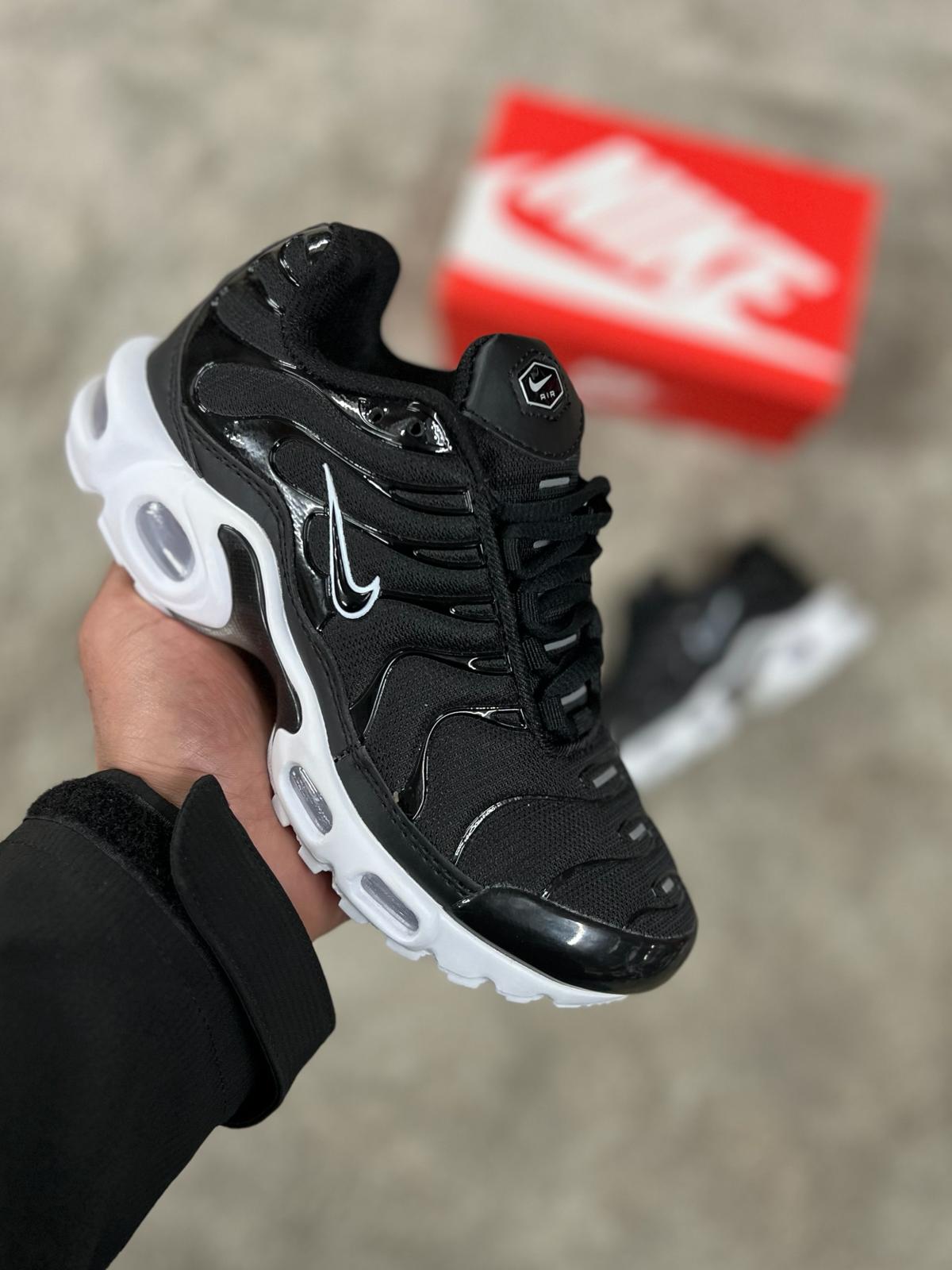 NIKE TN