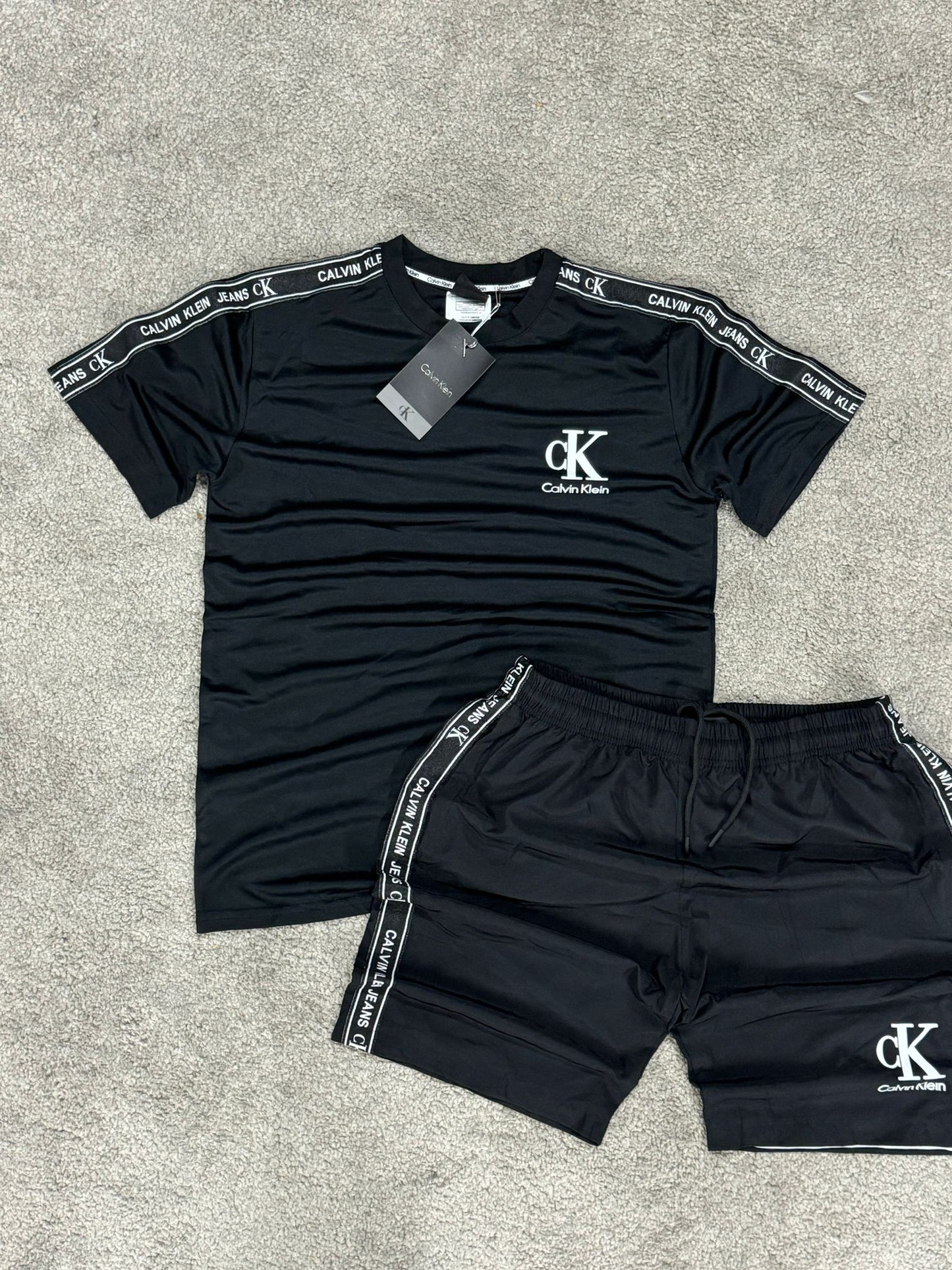 Conjunto verano calvin klein negro