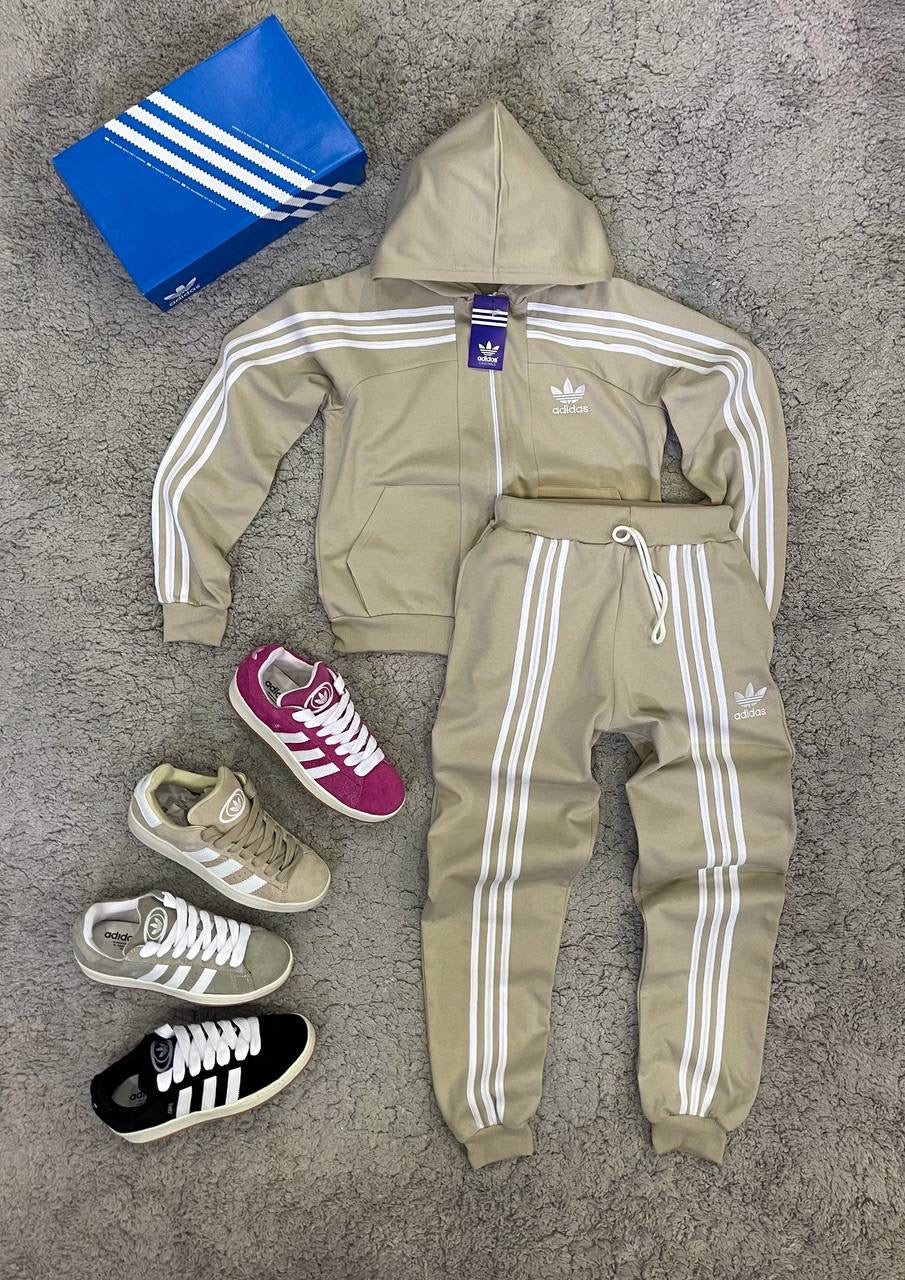 Novedad Chándal Adidas beigo