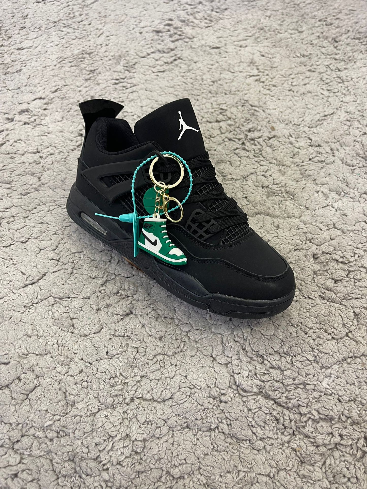 Jordan retro 4 black