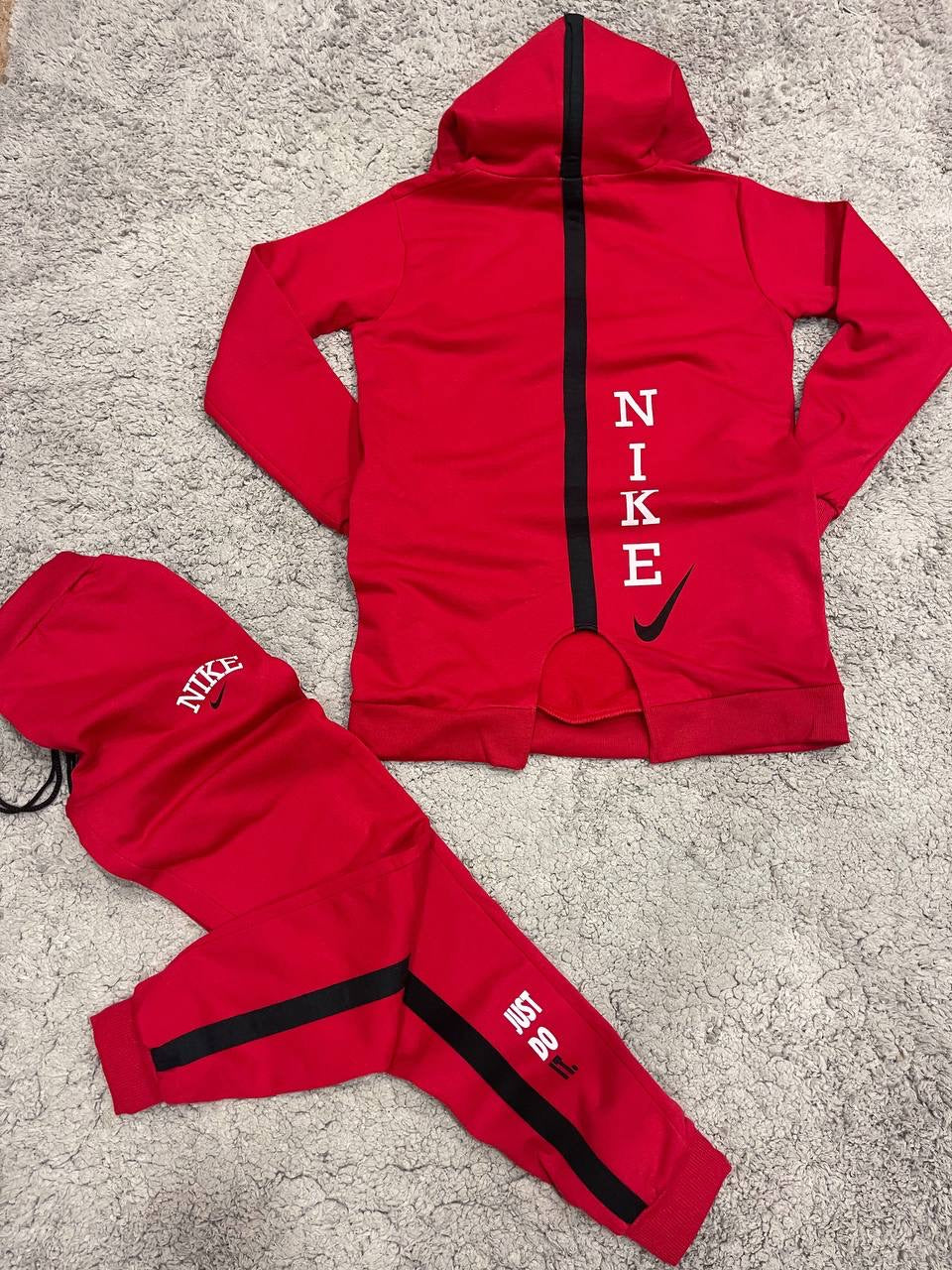 Conjunto Nike mujer Red