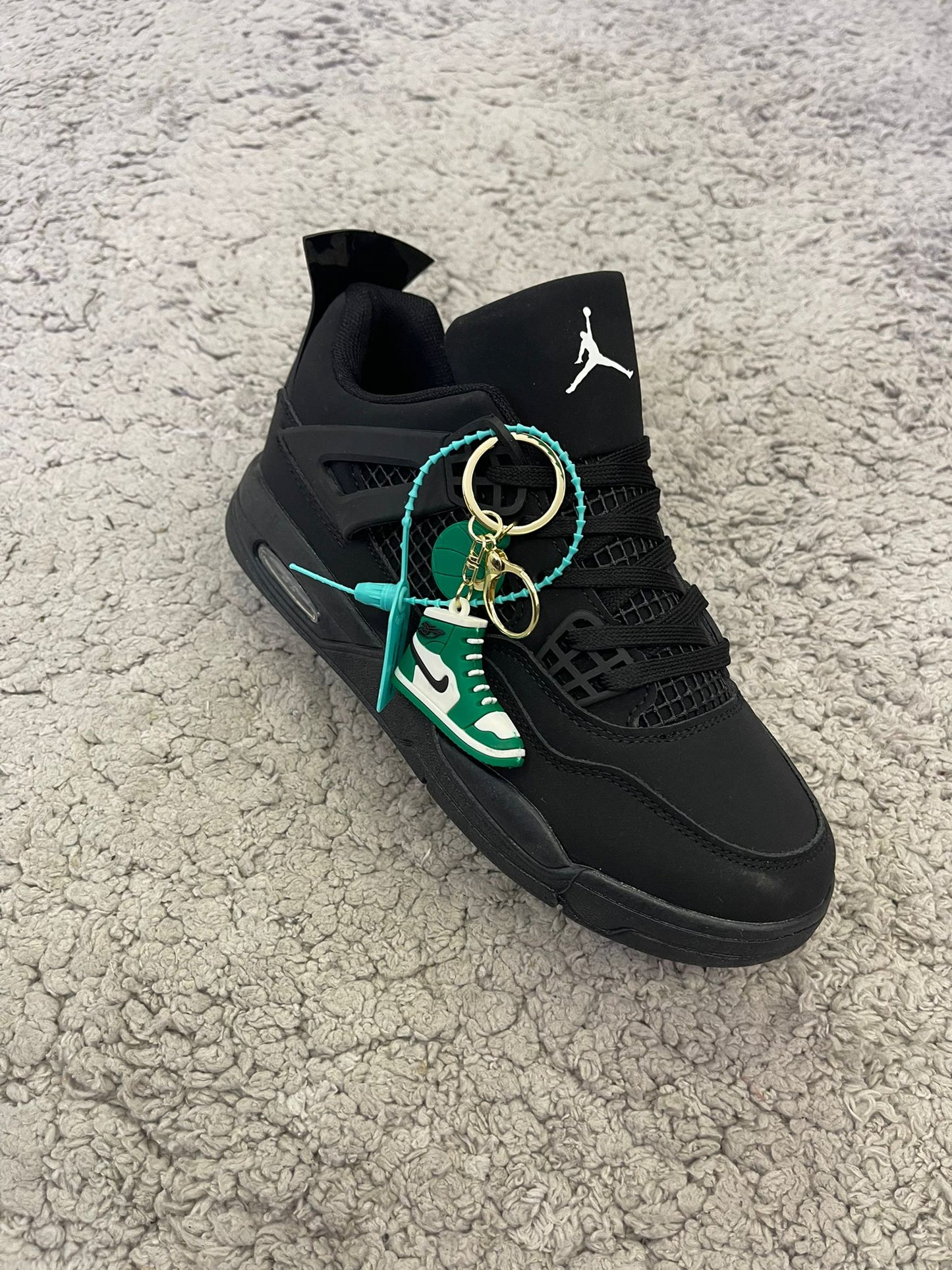 Jordan retro 4 black