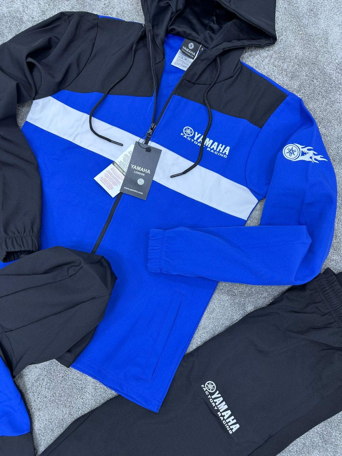 Chándal YAMAHA

Calidad G5