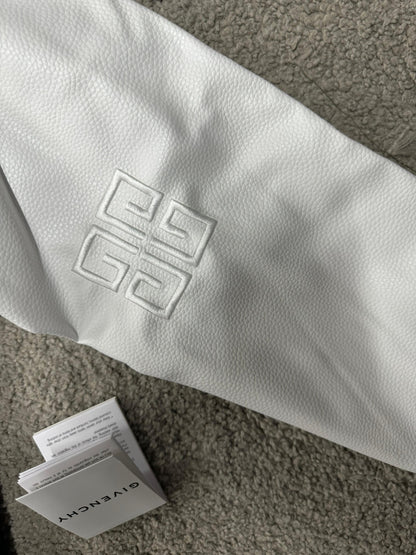 Chaquetas GIVENCHY

Calidad *HOT GAME*