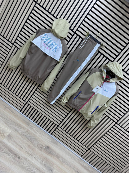 Chándal Nike 

CALIDAD INIGUALABLE G5