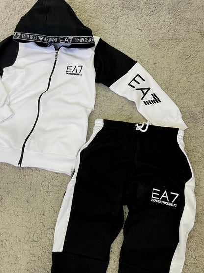 Nuevo Chándal EA7  armani negro blanco
