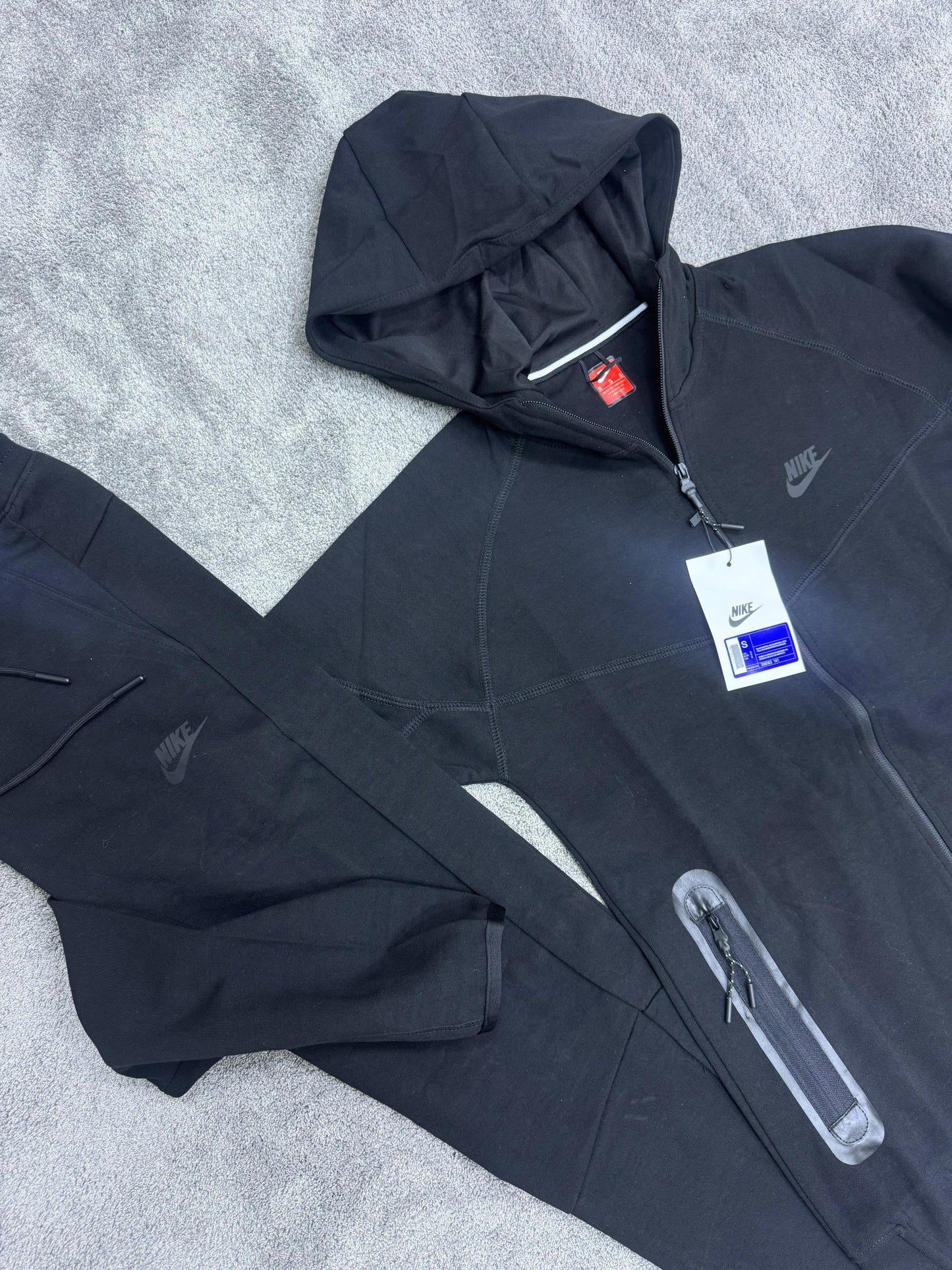 NUEVO NIKE TECH FLEECE NEGRO
