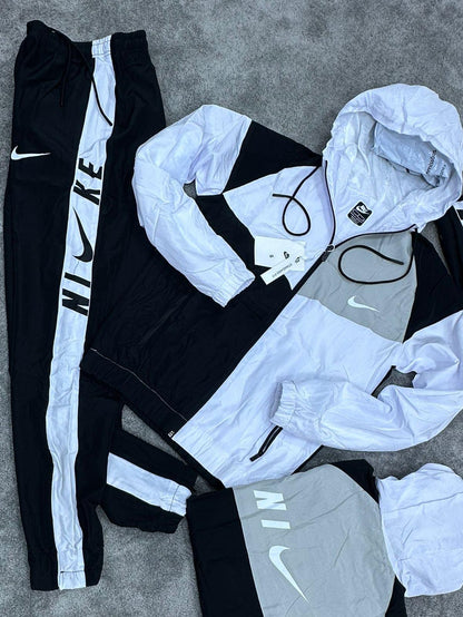 Nuevo modelo 
Chándal Nike TN