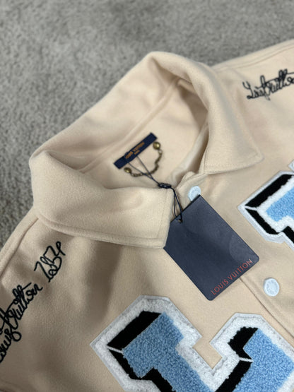 Chaquetas LOUIS VUITTON

Calidad *HOT GAME*