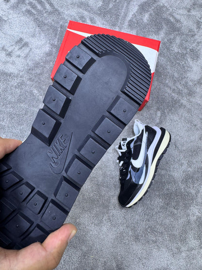 Nike x scai vaporwaffle black white
(Edición limitada)